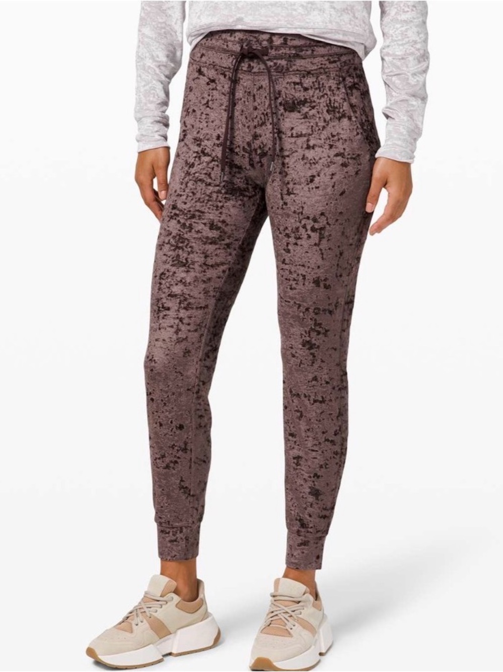 Lululemon Ready to Crush Jogger
French Press size 4